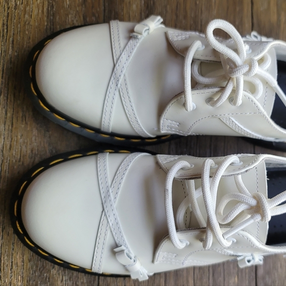 Dr. Martens White Leather Shoes with Yellow Accents - Picture 11 of 12